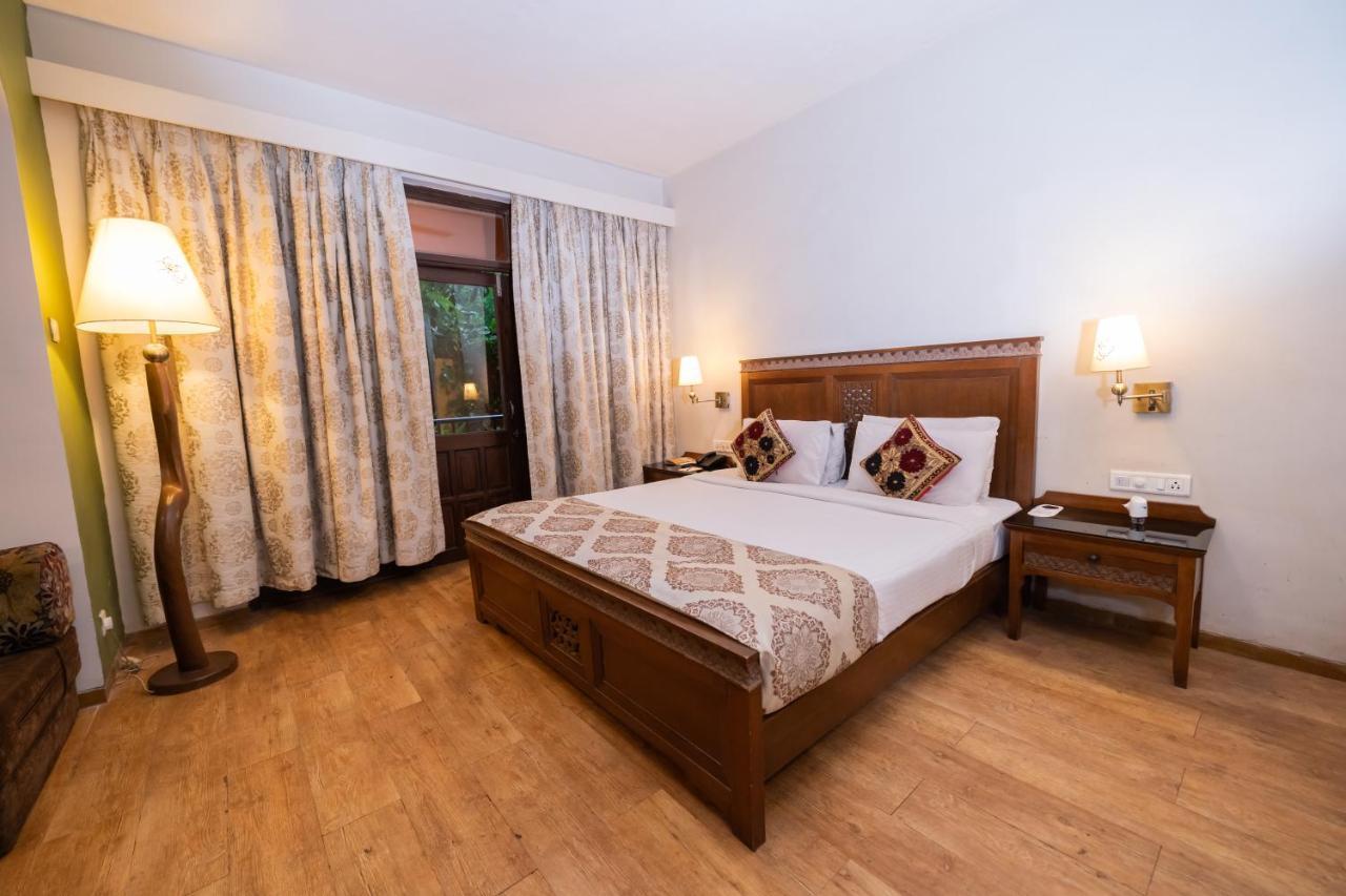 Neelam'S The Grand Hotel Goa Calangute Exterior photo